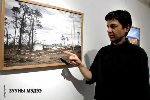 Байгаль орчин сүйдэж байгааг анхааруулсан америк уран бүтээлчийн үзэсгэлэнд саатаарай